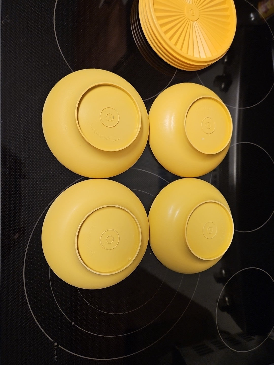 Vintage Tupperware Set Of 4 Cereal Bowls #890 Harvest Gold w/Servalier Lids
