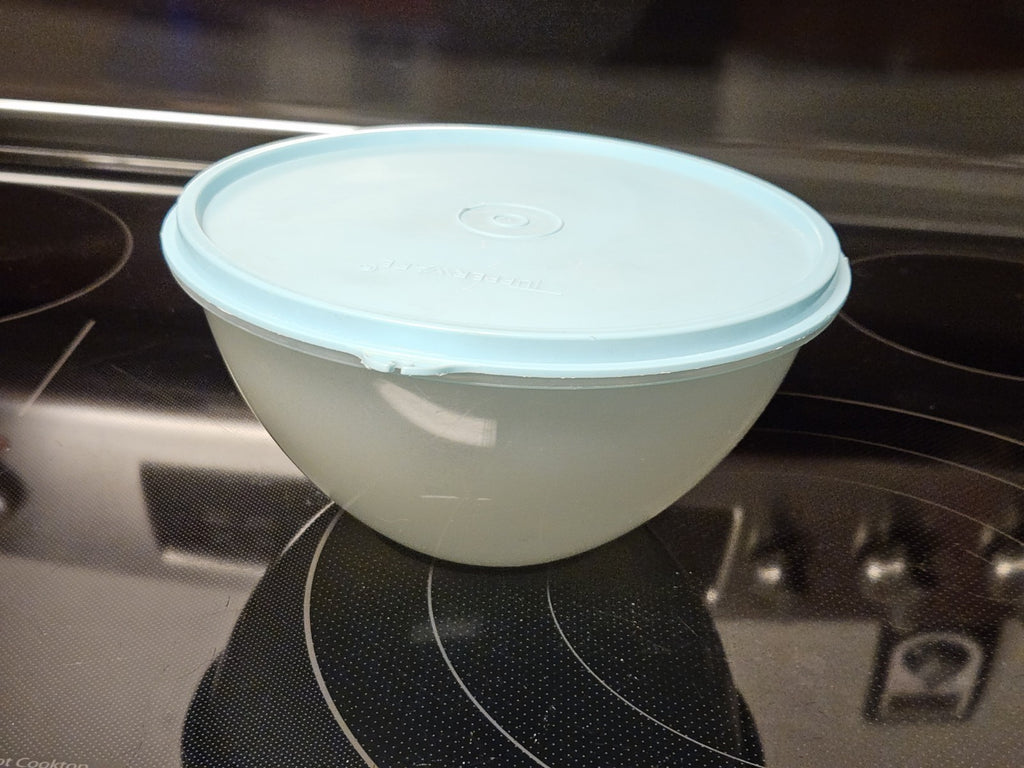 Tupperware Wonderlier Bowl Sheer With Teal Lid Seal 235-21