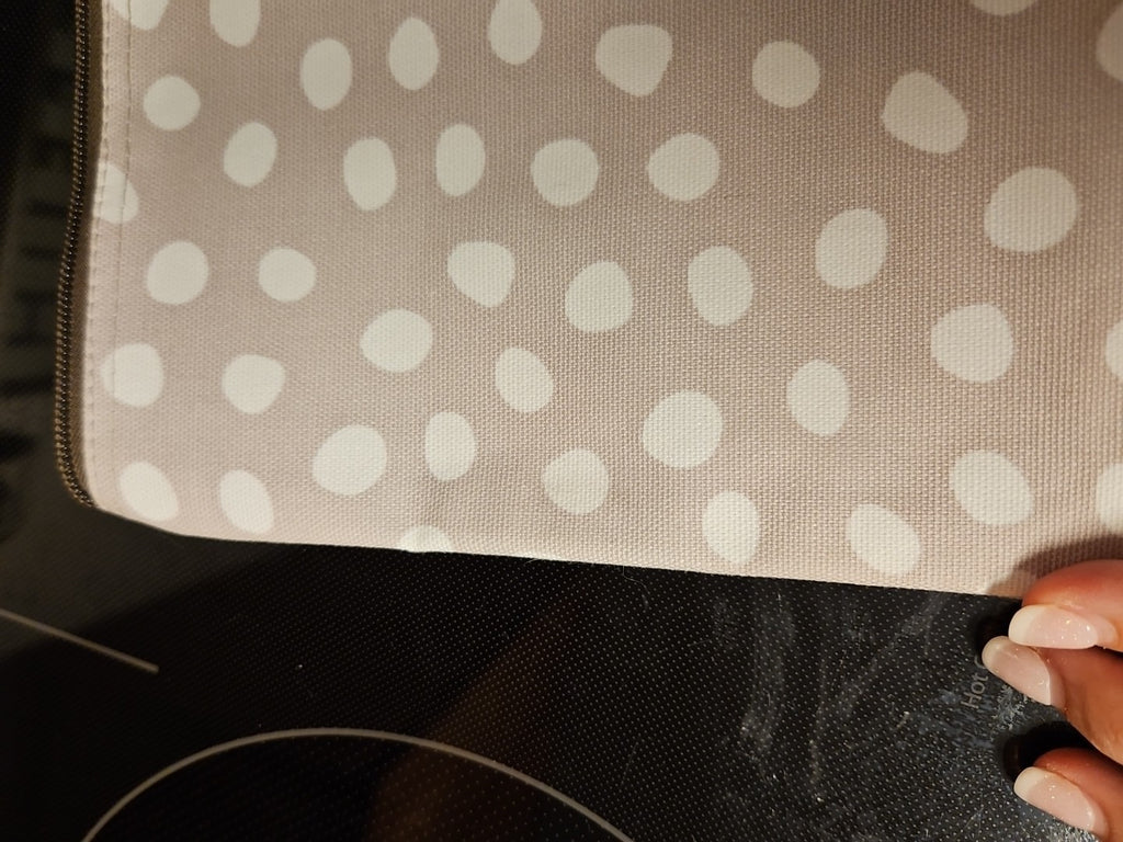 Thirty-One Taupe Beige Lotsa Dots Retired Zipper Bag 12"x 9.5" EUC