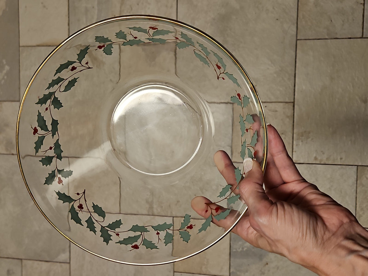 Lot Of 2 Arc France Christmas “ Holly Berry” Serving Bowls 9” 22k gold trim