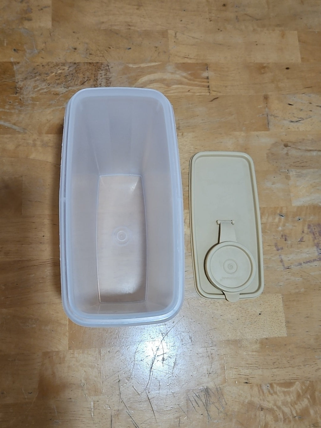 Vintage Tupperware #469 Rectangular Cereal Storage Container W Gold Lid #470