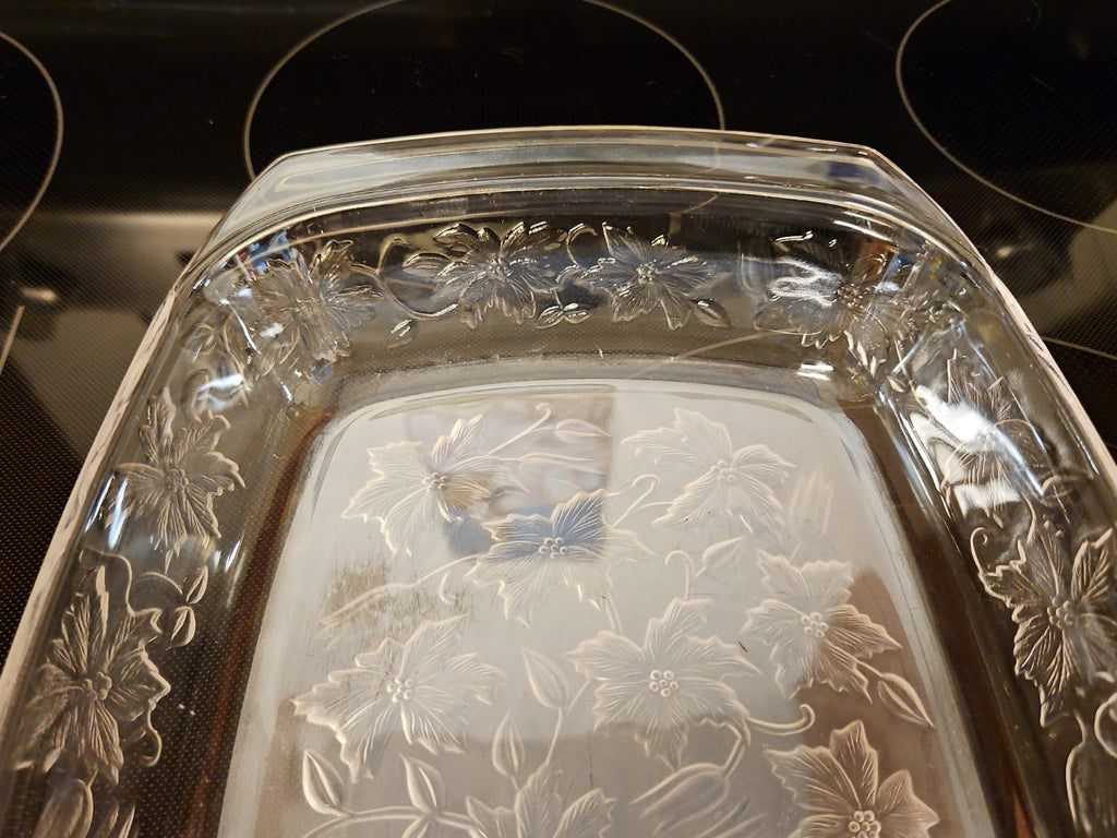 Vintage Princess House Fantasia Glass Casserole Baking Dish Poinsettia 13.5x8.5