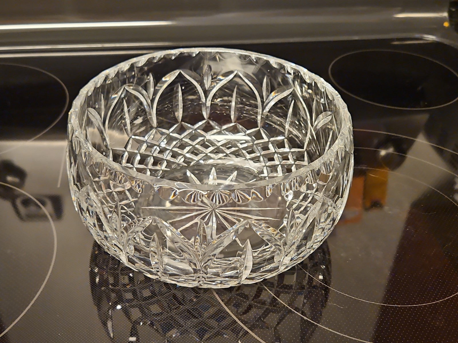 Vintage Irish Heritage Style Hand Cut Crystal Bowl 7.25" Laurel Leaf Starburst