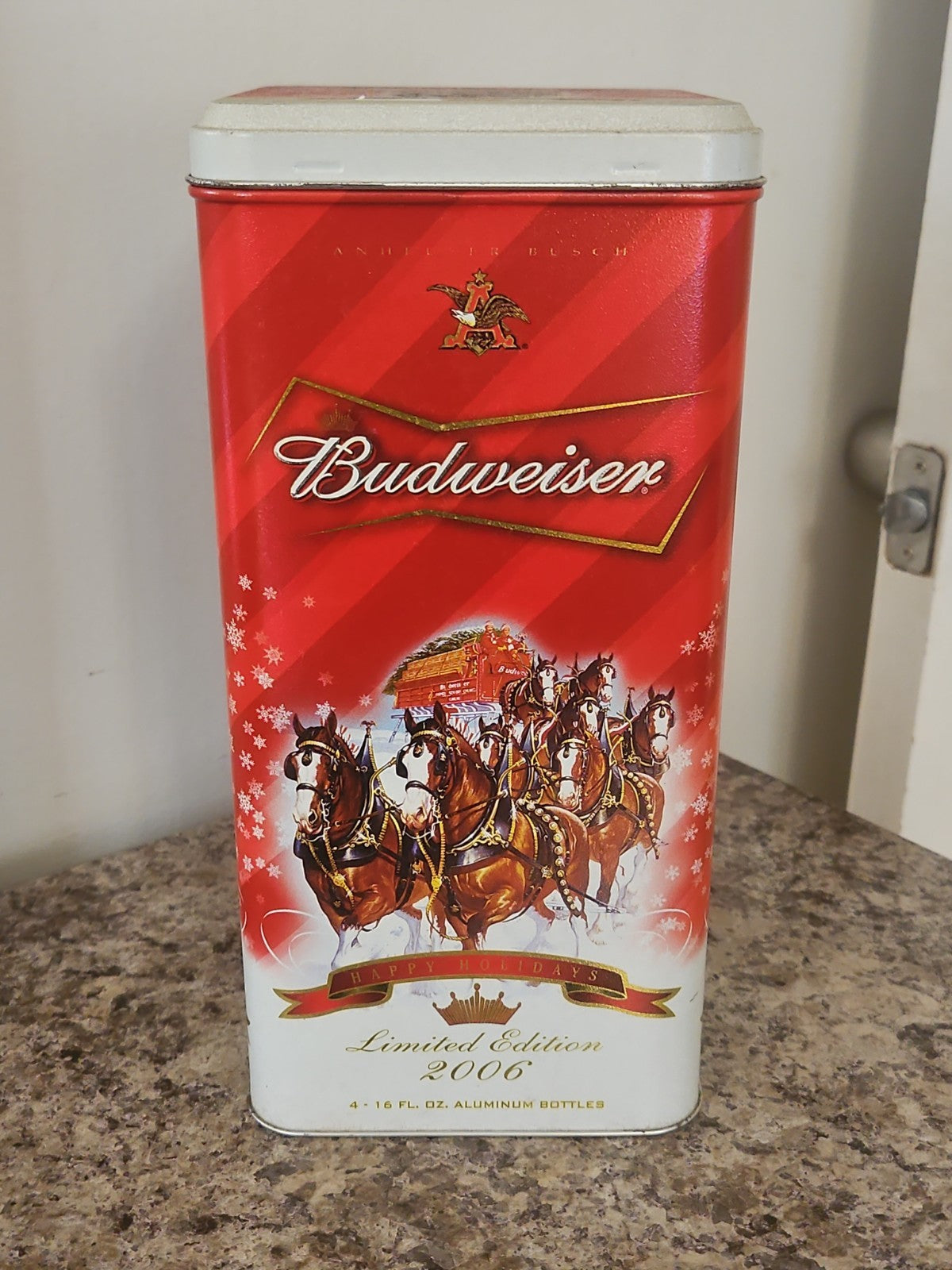 Vintage 2006 Budweiser Beer Limited Edition Holiday Collector Tin Clydesdales