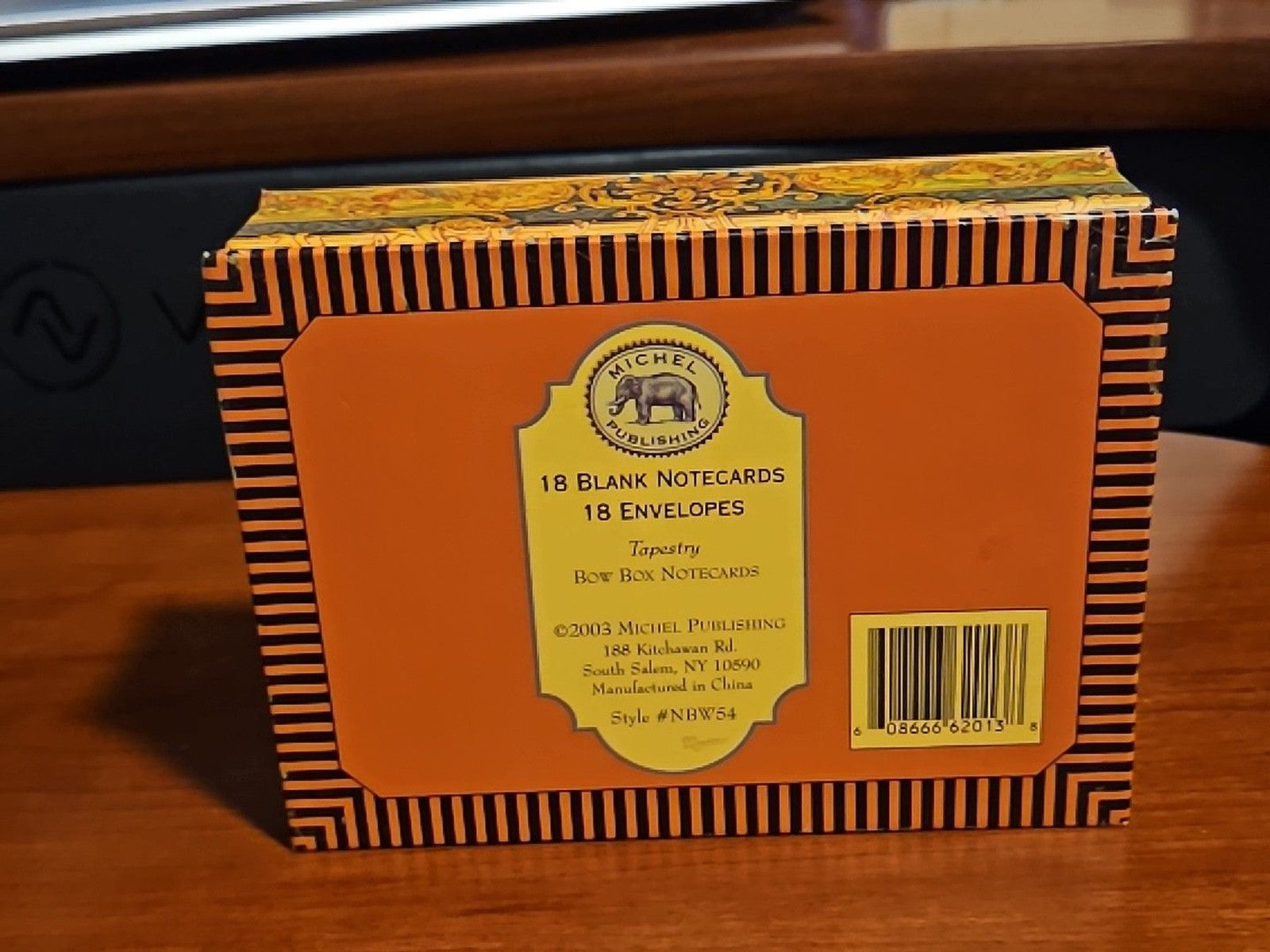 Michel Design Works 18 Cards w/ Envelopes In Storage Box Medallion Print W Bow