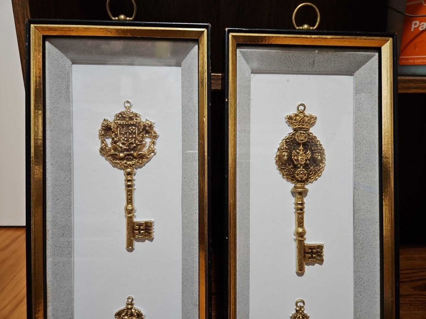 Set Of 2 Vintage MCM Turner Wall Accessory Ornate Kings Knights Gold Keys