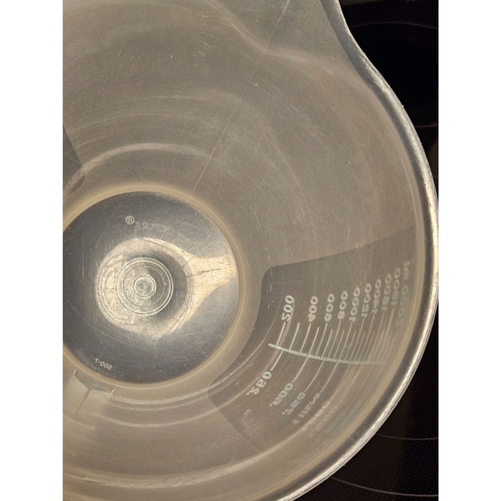Vintage Tupperware Mix-N-Stor 2 quart Measuring Cup Pitcher Only No Lid #500