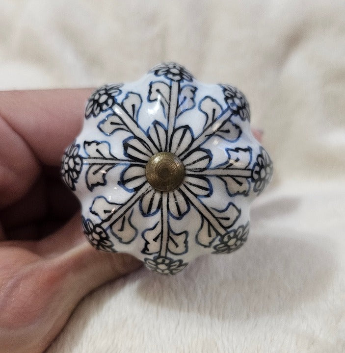 NWT Pier 1 White Porcelain Flower W/ Blue Design Drawer Pull Cabinet Knob 2"