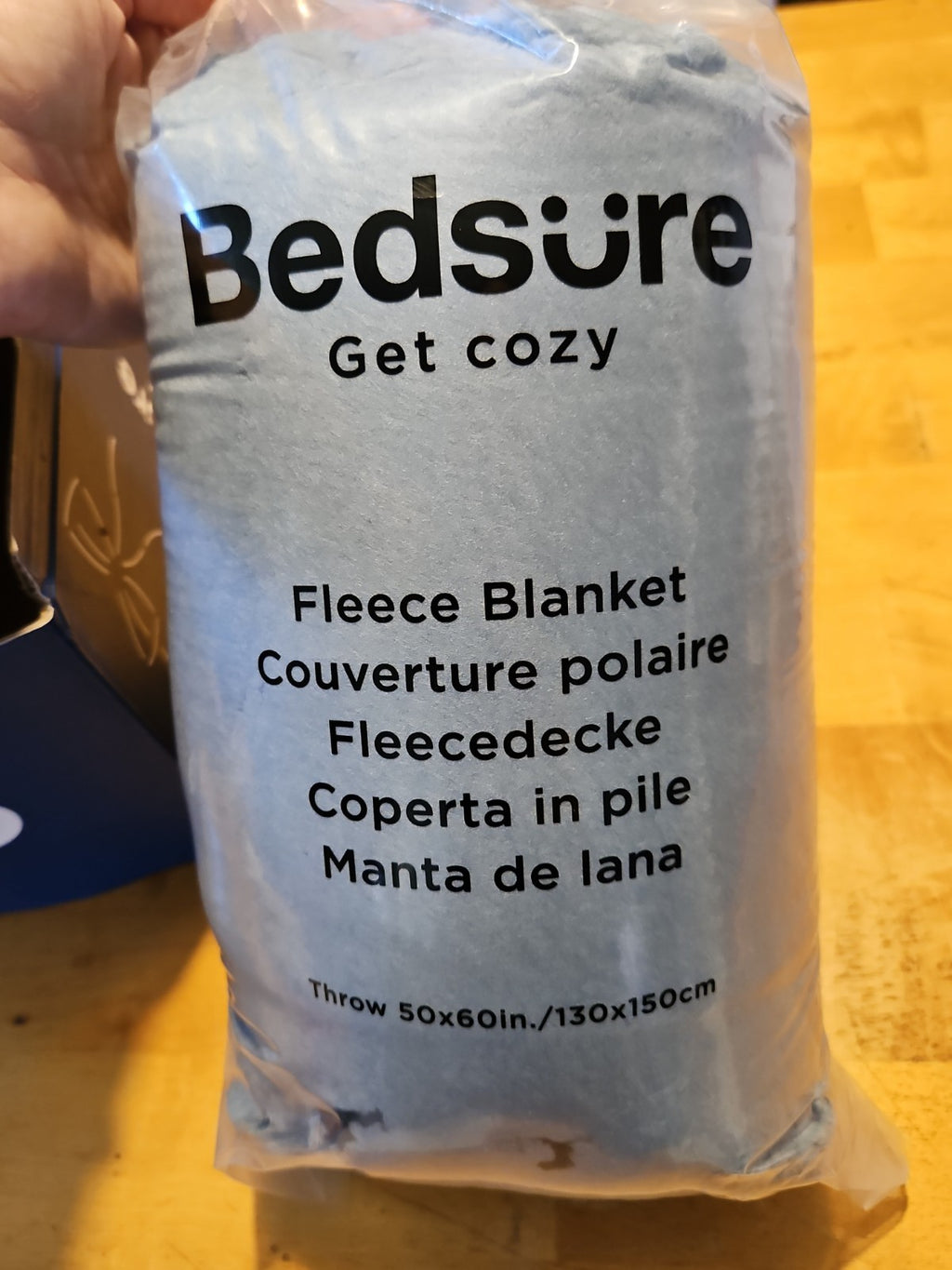 NIP Bedsure Sherpa Jacquard Reversible Throw Blanket 50"x60" Light Blue/Navy
