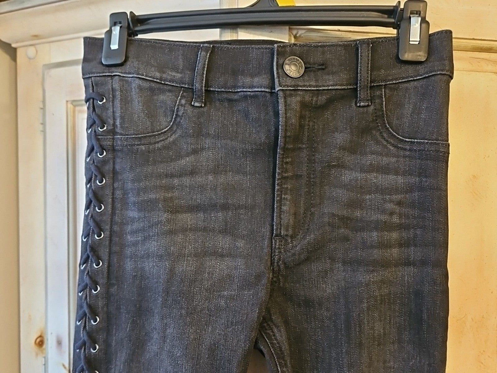Express Jeans Womens 4 R Black Skinny Jean High Rise Legging Lace Up Beautiful!