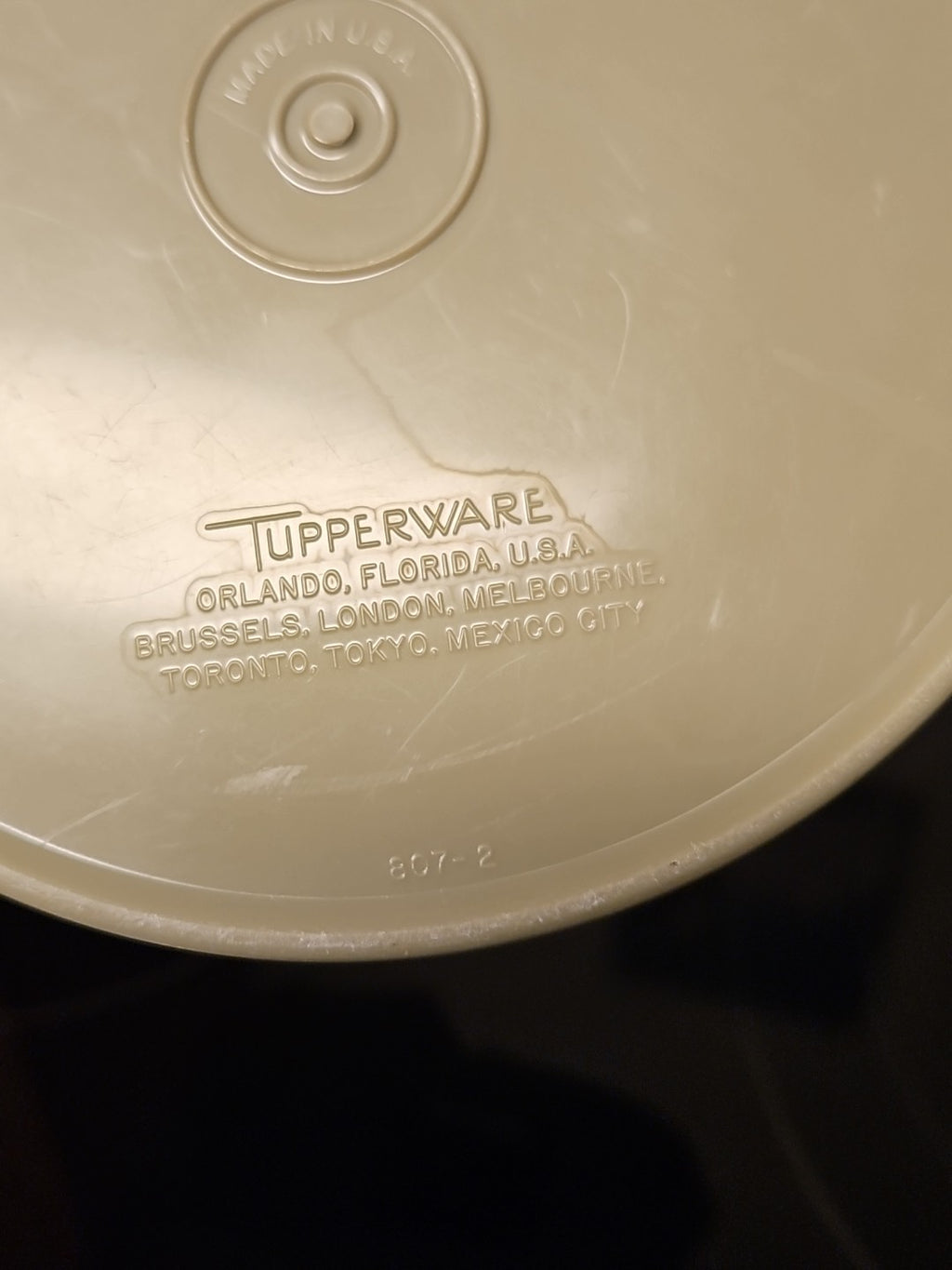 Set Of 2 Vintage Tupperware Olive Canisters #807 & #809 W/ 1 Sheer Lid #810