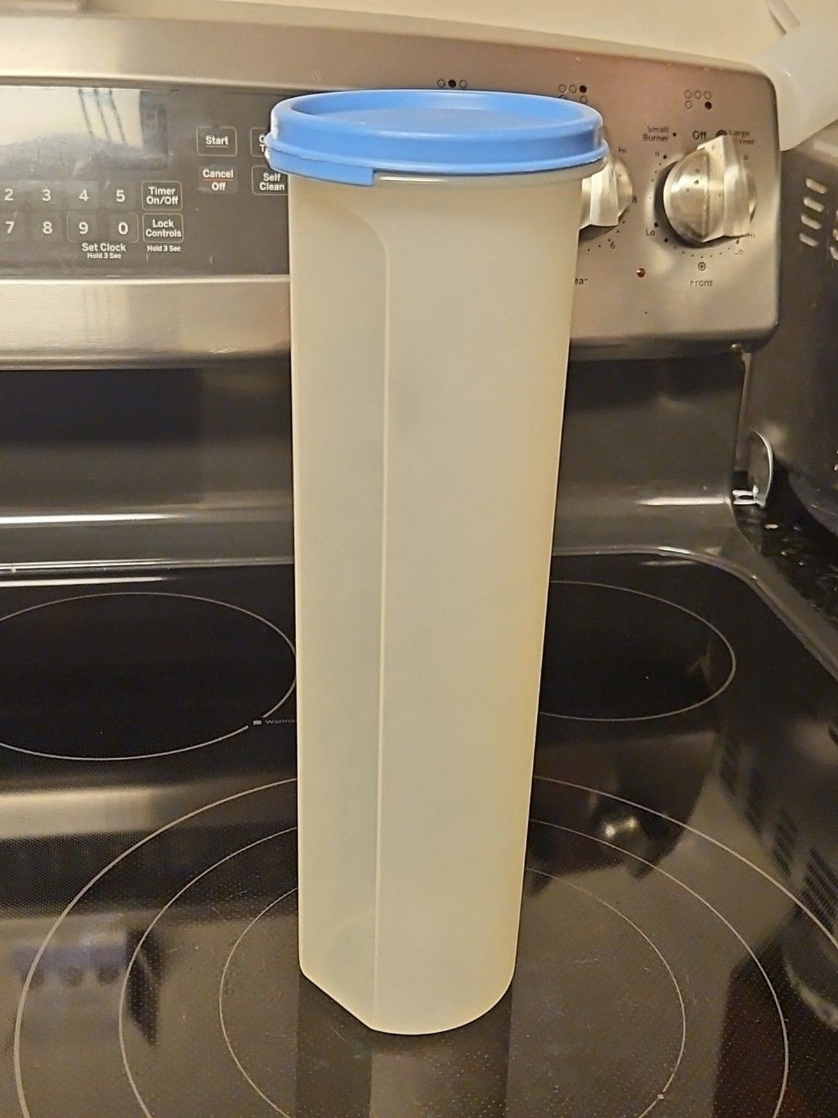 Vintage Tupperware Modular Mate Spaghetti Keeper #1661-8 w/ Blue Lid 1607-7