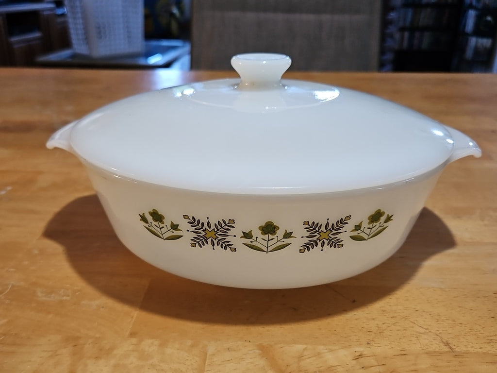 Vintage Anchor Hocking Fire King Meadow Green 438 2 qt Casserole Dish w/lid