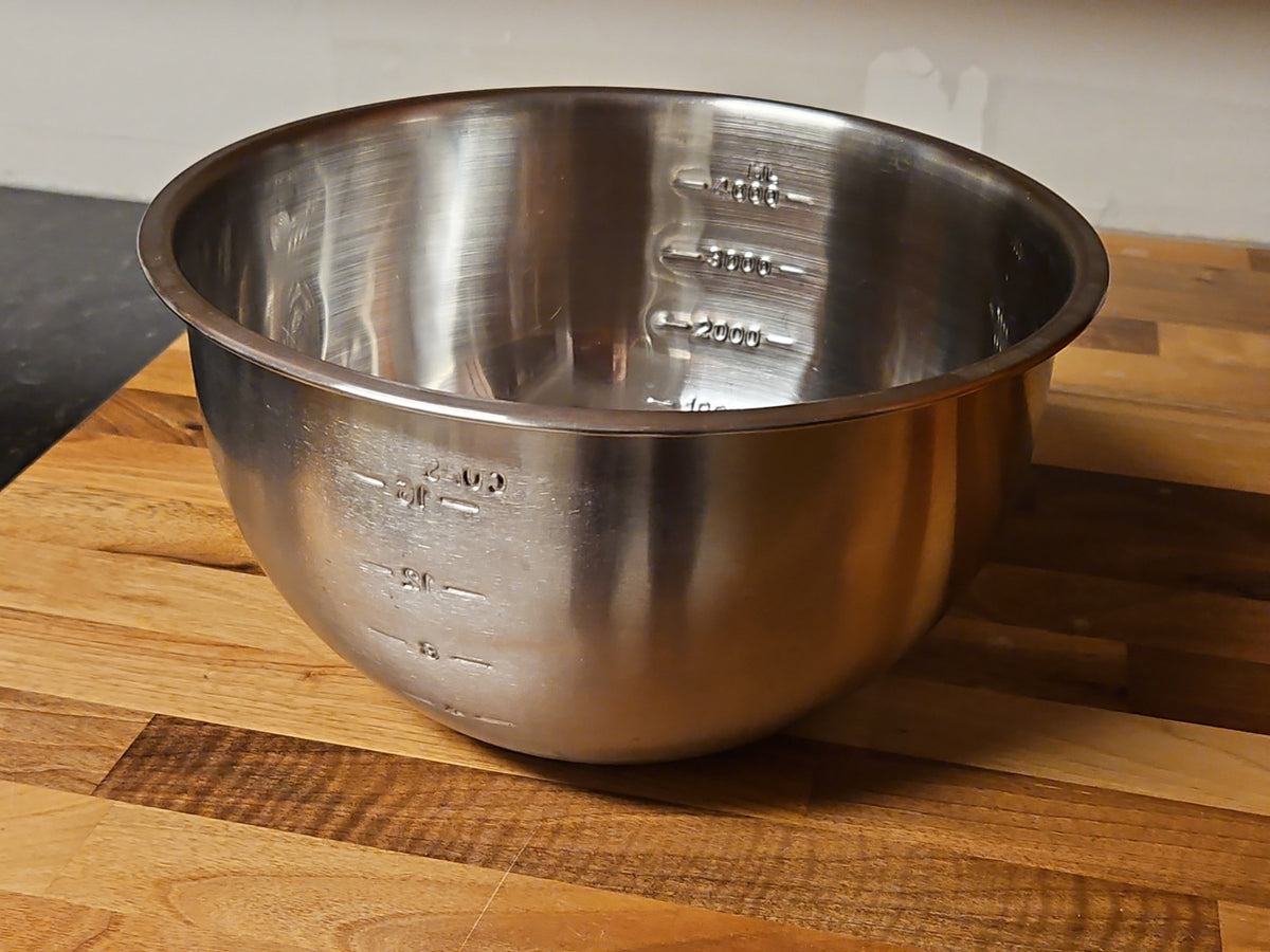 Stainless Steel 16-Cup Mixing Bowl W/ Measurement Markings In Cup & ML Unbranded