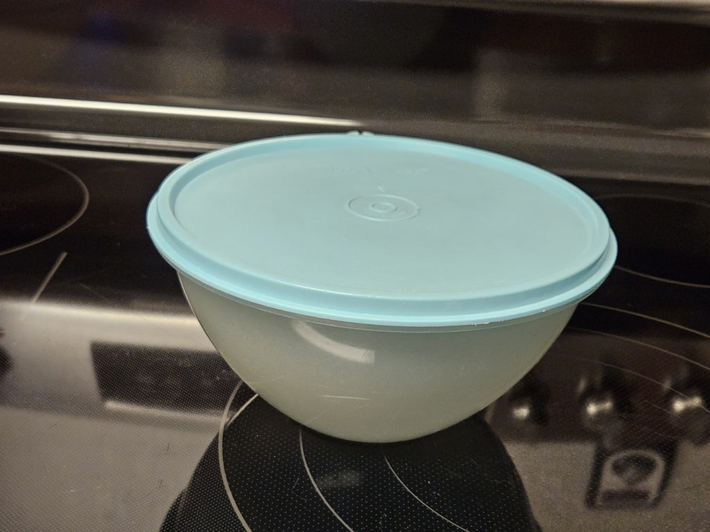 Tupperware Wonderlier Bowl Sheer With Teal Lid Seal 235-21