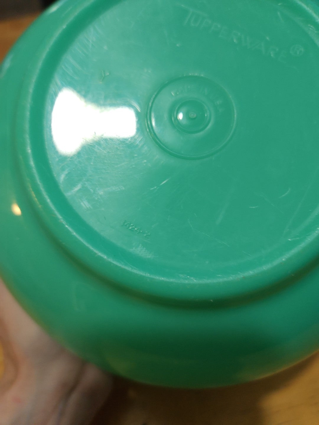Vintage Tupperware Jadeite #1424 Crisp It Lettuce Keeper w/ Domed Lid - No Spike