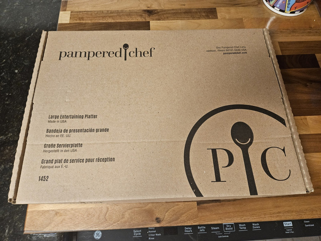 NIB Retired Pampered Chef Stoneware Rectangle Large Entertaining Platter #1452