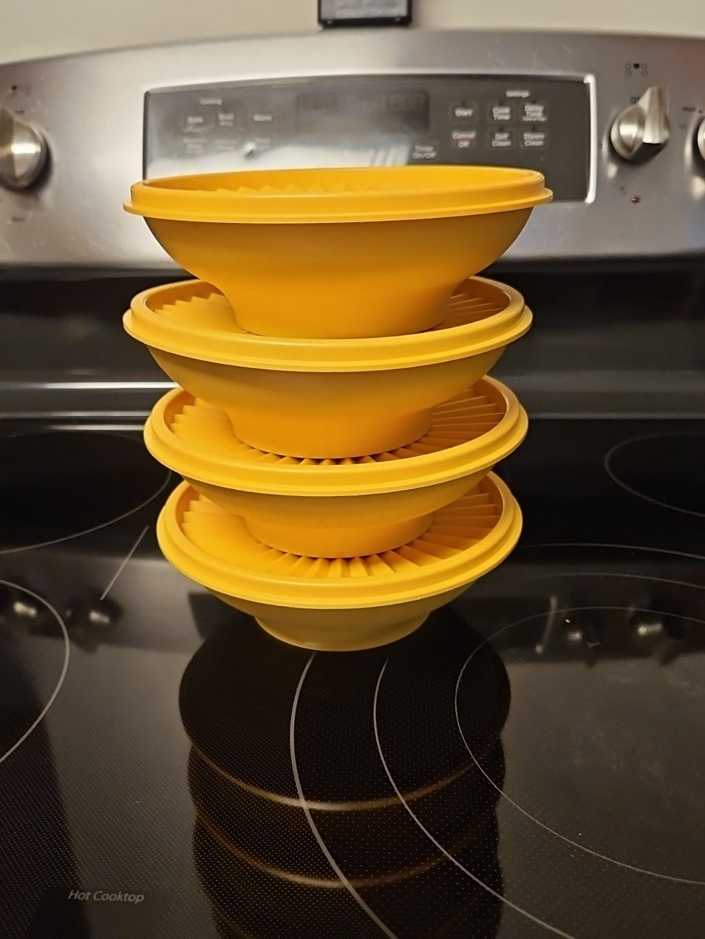 Vintage Tupperware Set Of 4 Cereal Bowls #890 Harvest Gold w/Servalier Lids