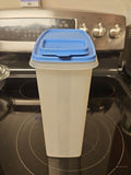 Vintage Tupperware 1588-3 Cereal Container W Blue Flapper Lid 1589-5