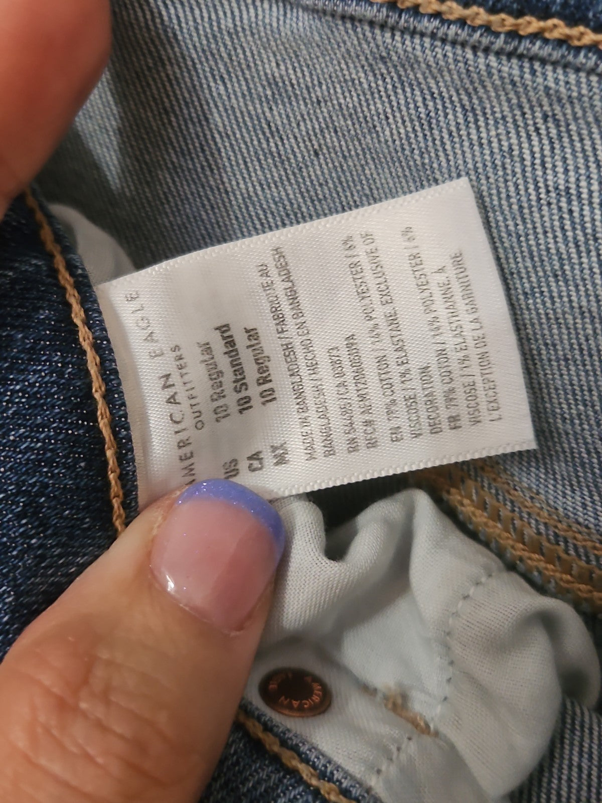 NWT American Eagle Mom Jeans 10 Regular Washed Blue Stretch High Rise