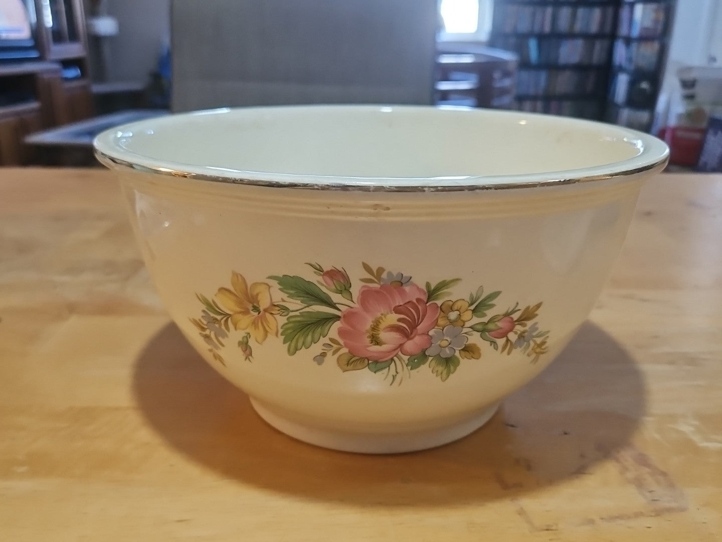 Vintage Homer Laughlin Kitchen Kraft Large 10" Floral Spring Wreath Mixing Bowl