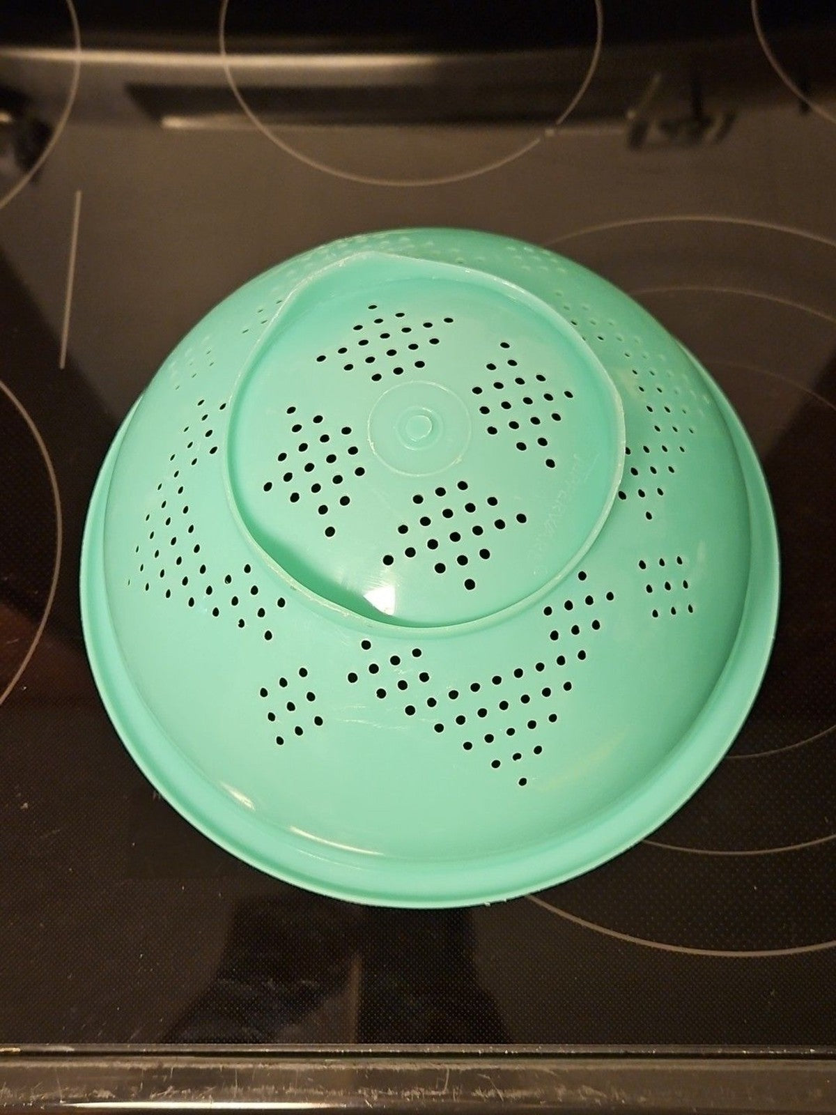 Vintage Tupperware Pasta Strainer Colander  Jadeite Green Footed 9''