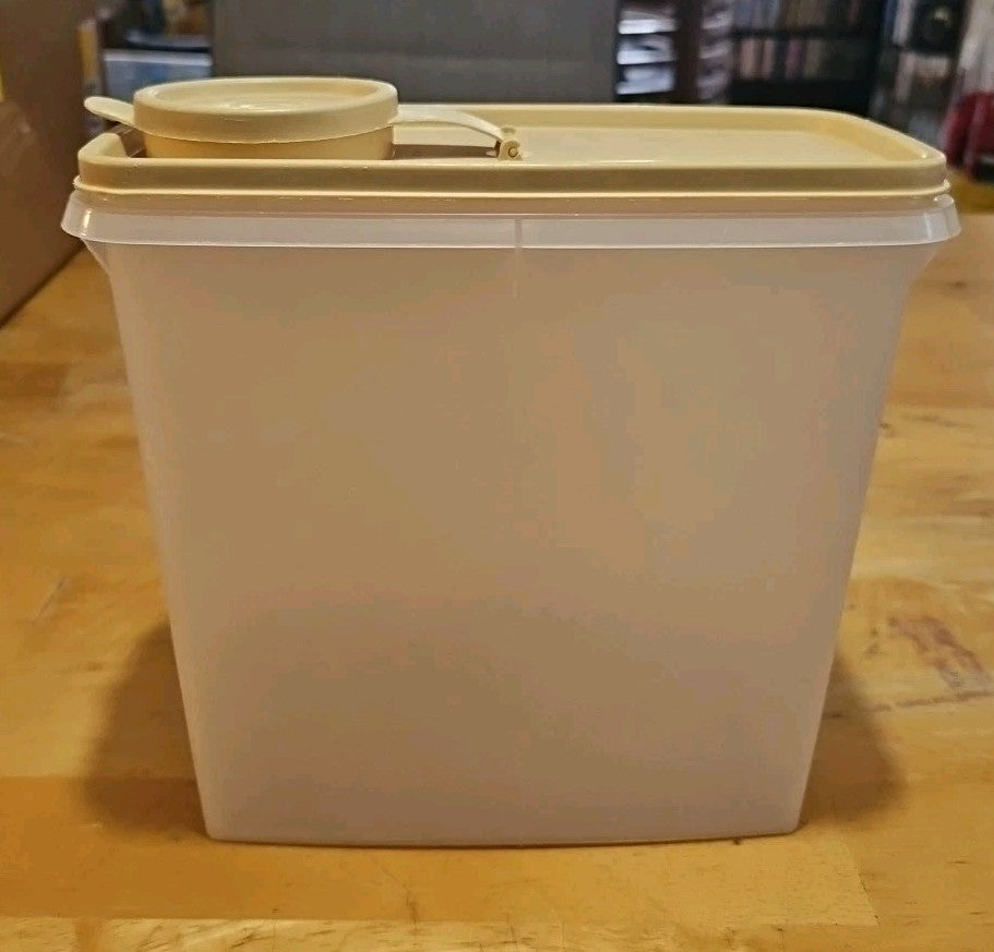 Vintage Tupperware #469 Rectangular Cereal Storage Container W Gold Lid #470