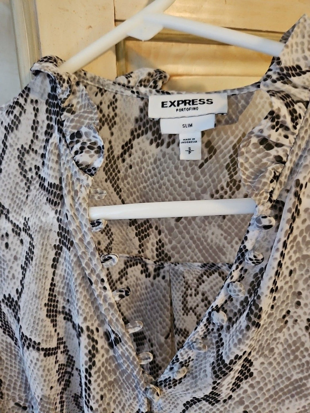 Express Womens Small Portofino Gray Snakeskin Print Slim Fit Sheer Button Blouse