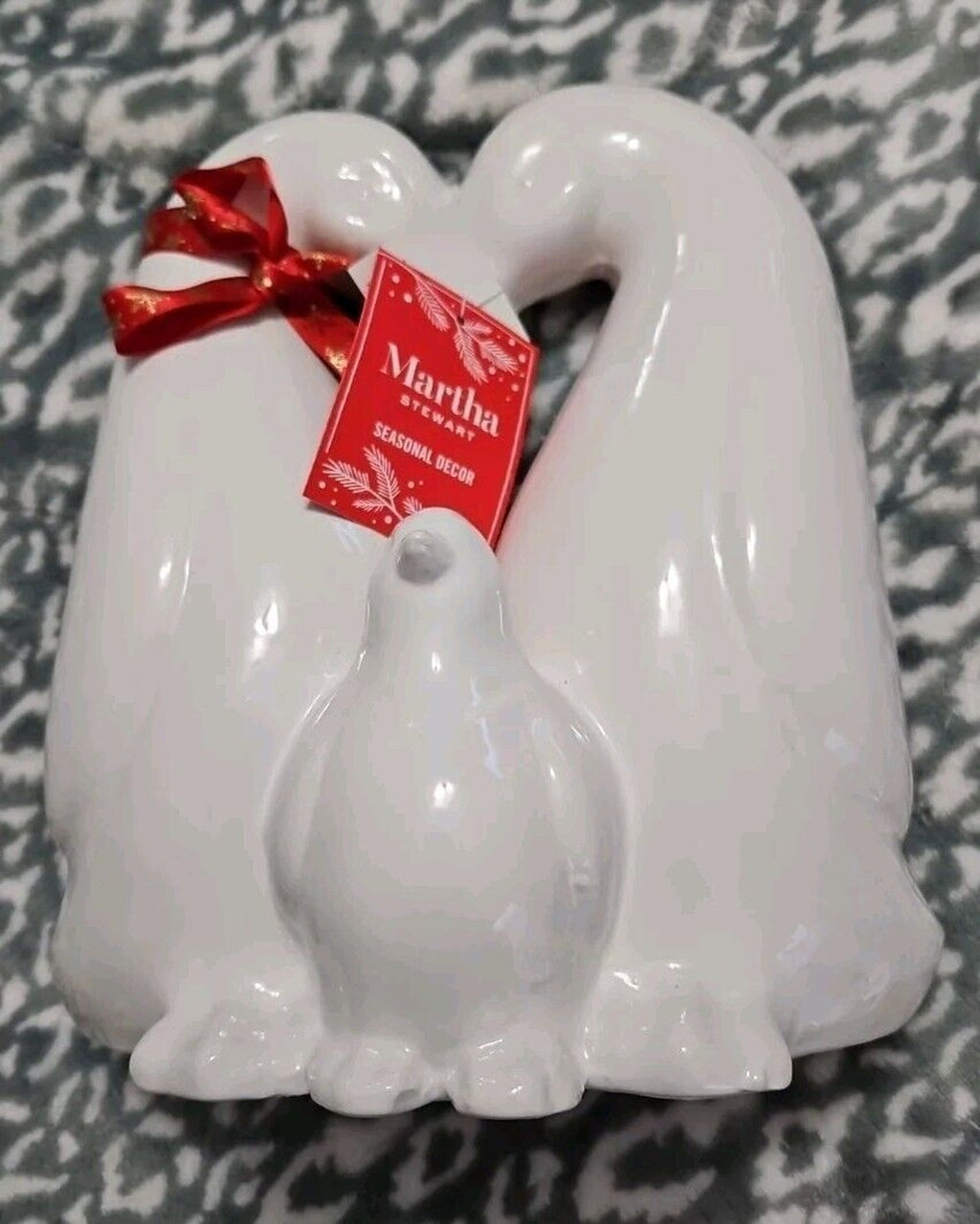 Martha Stewart Seasonal Decor penguin family statue 11 inch tall NWT