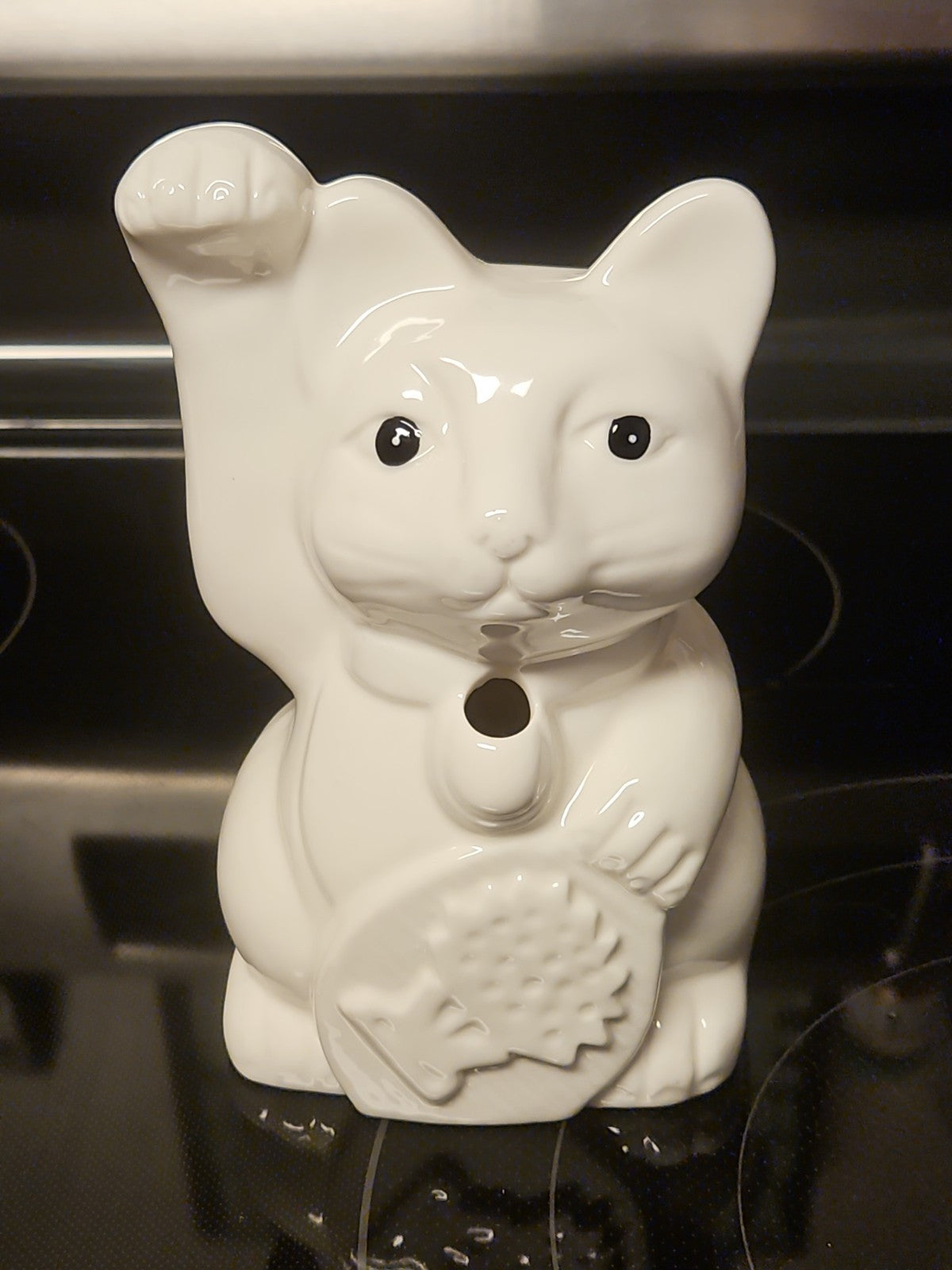 Vintage Benihana Maneki Neko Tiki Lucky Cat White Mug Lucky Waving Cat Figurine