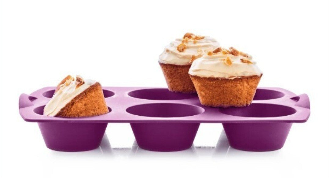 NIP Tupperware Silicone Cupcake Form Muffin Pan Purple
