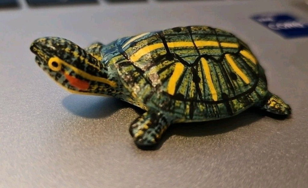 Small Sculptured Resin Turtles, Set Of 2, Red And Green, New
