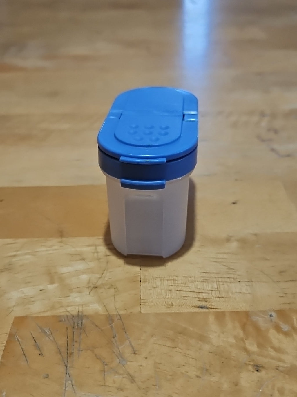 Vintage Tupperware Modular Mates Small Spice Shaker W/ Blue Lid #1843 & #1844