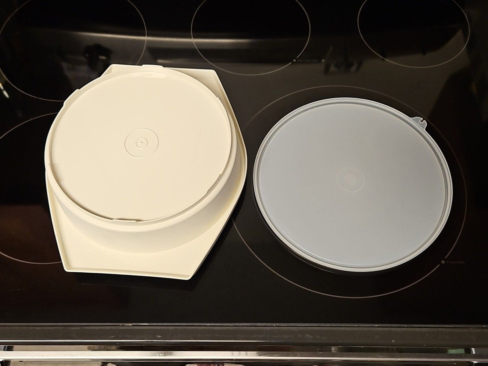 Vintage Tupperware #785-1 Tortilla / Pita Keeper with lid Almond
