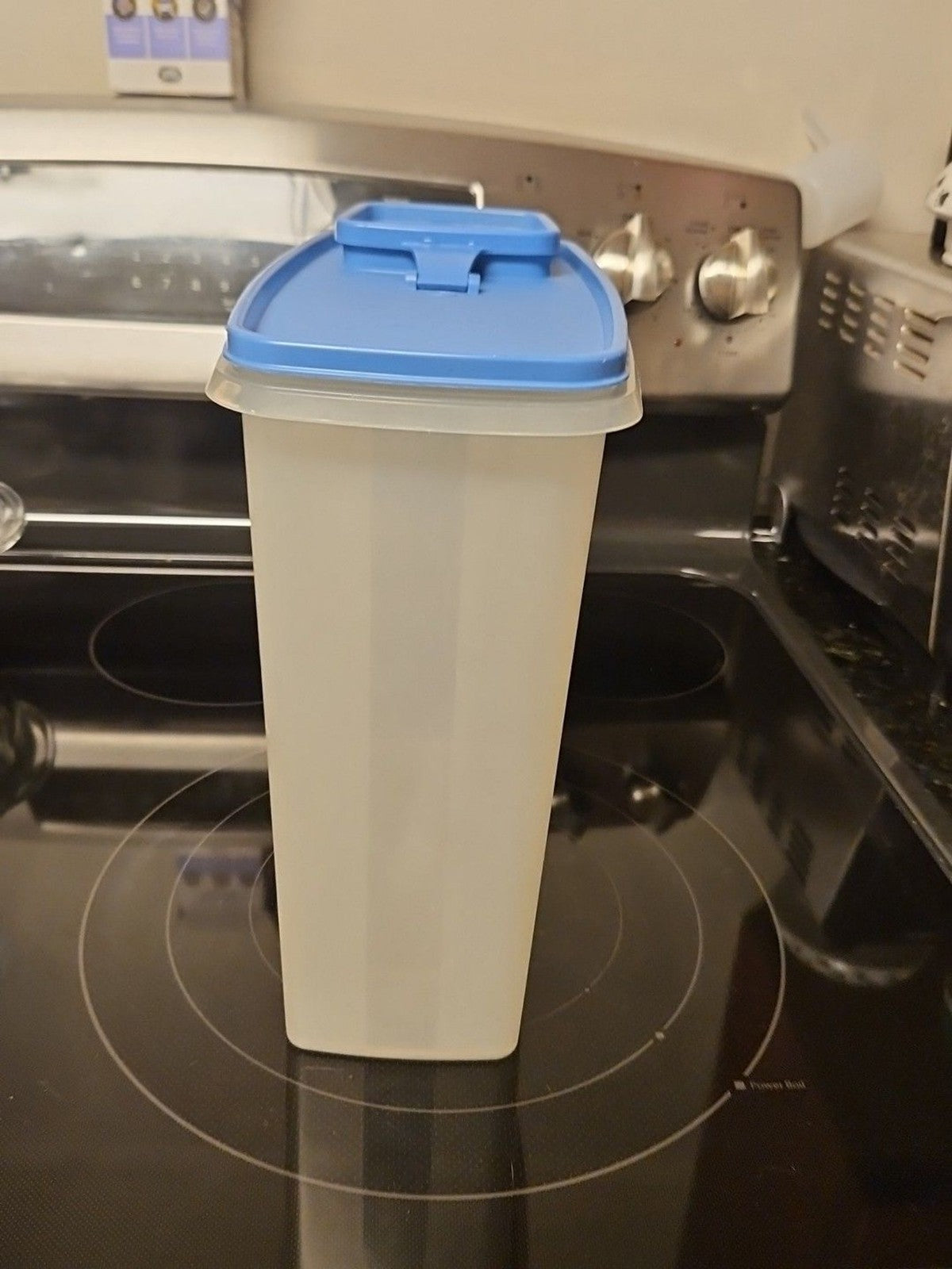 Vintage Tupperware 1588-3 Cereal Container W Blue Flapper Lid 1589-5