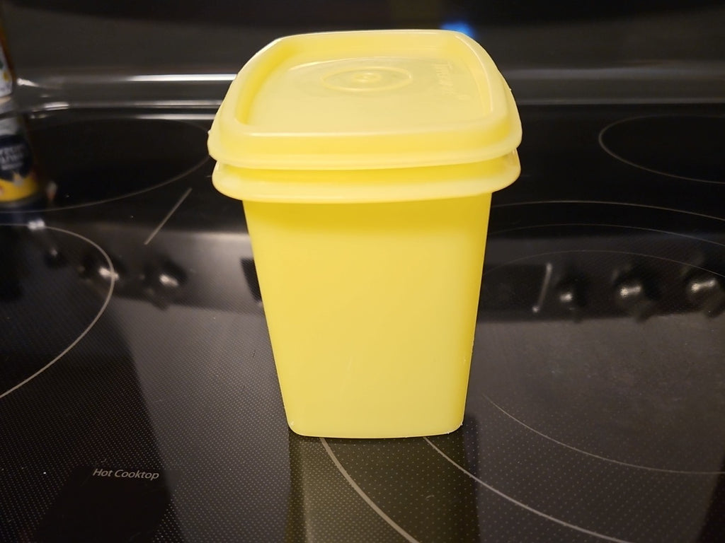 Vintage Tupperware Yellow Shelf Saver Container #1243-10 W/ #1244-13 Lid EUC