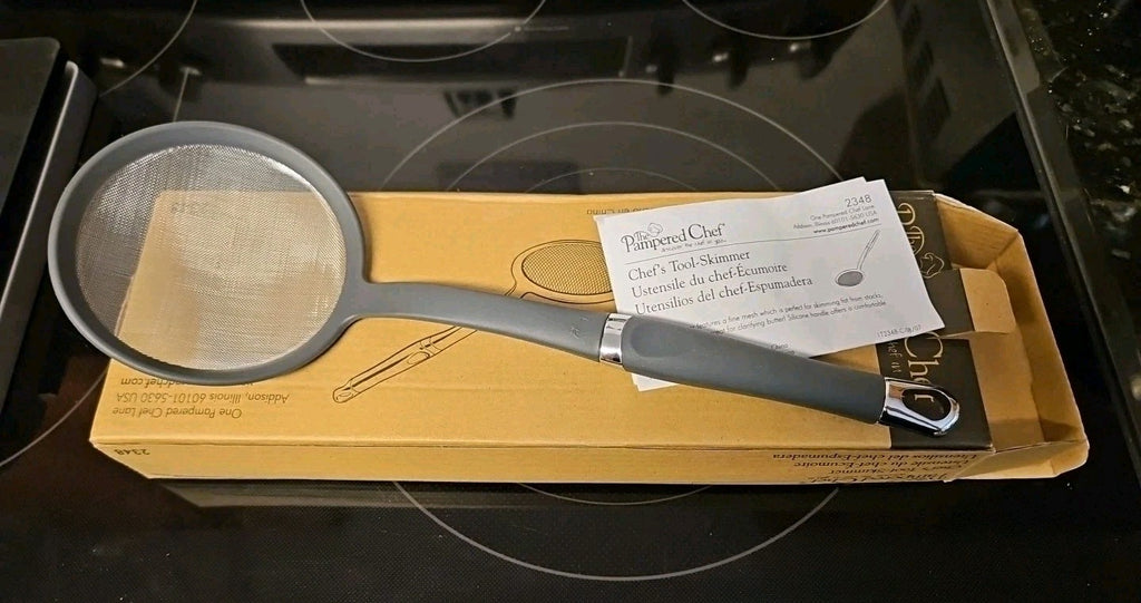 New In Box Pampered Chef Chef's Tool Skimmer Retired Piece