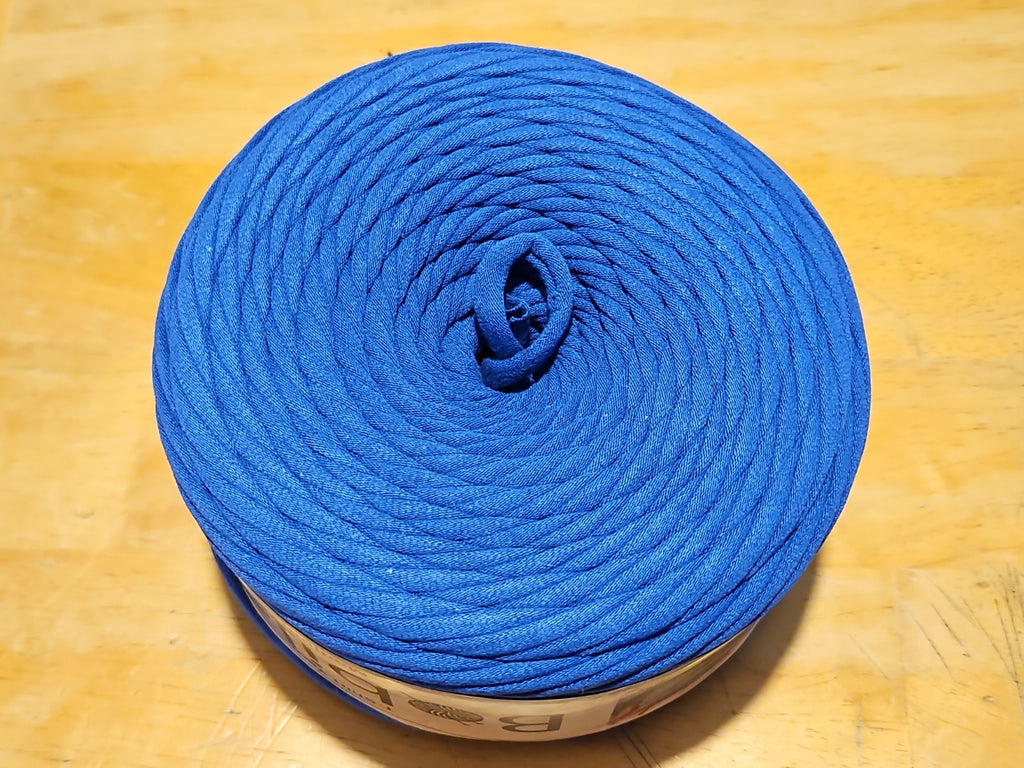 Brand New Roll Of Bobilon Yarn T-shirt Yarn Medium 7-9mm Blue 110 Yards