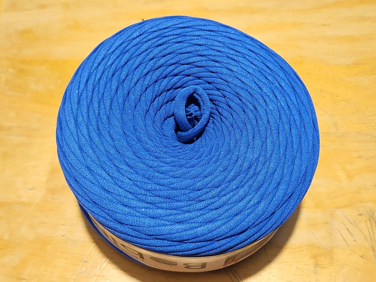 Brand New Roll Of Bobilon Yarn T-shirt Yarn Medium 7-9mm Blue 110 Yards