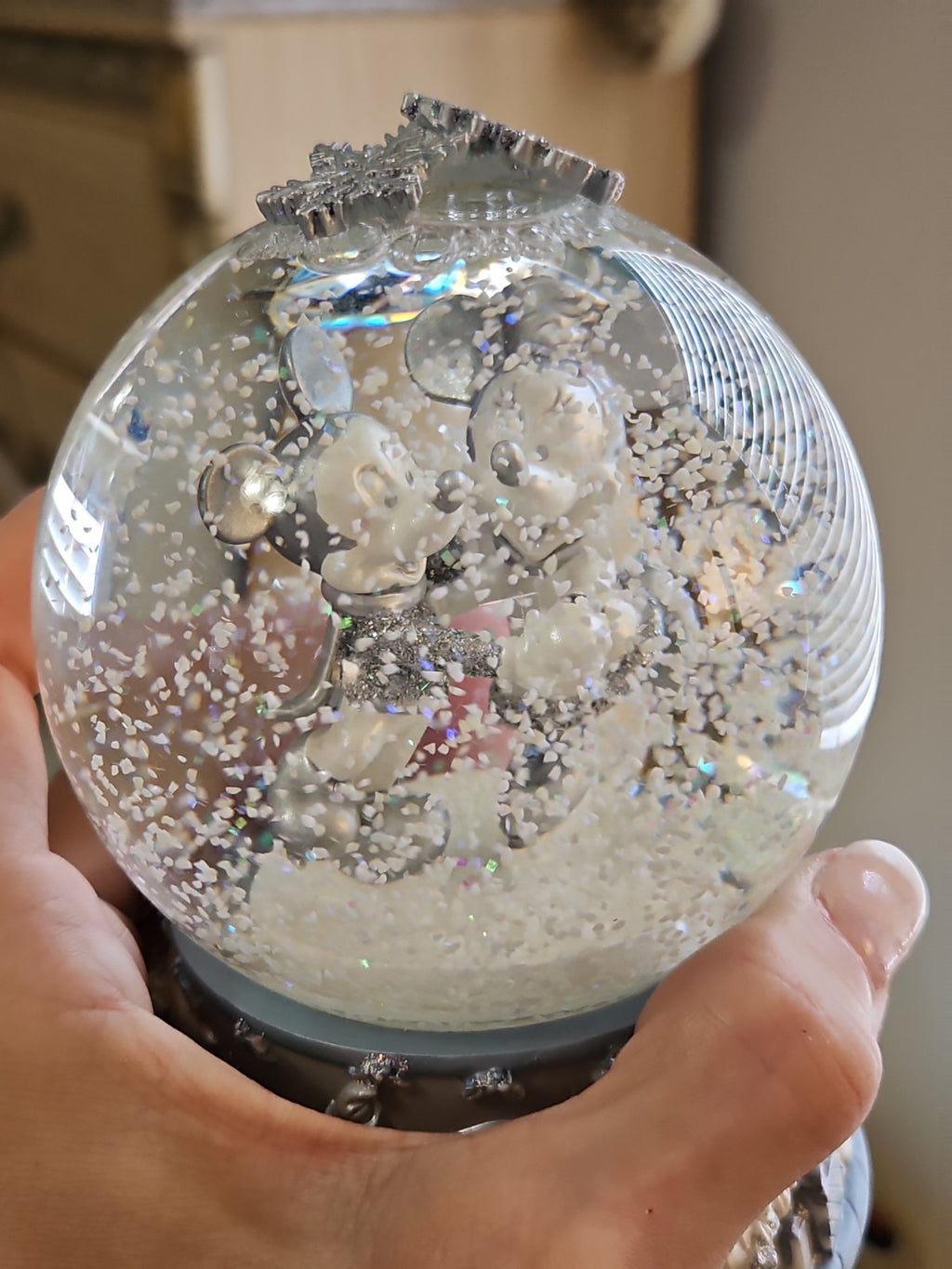 2002 Special Edition Disney Mickey & Minnie Ice Skating Silver Snow Globe