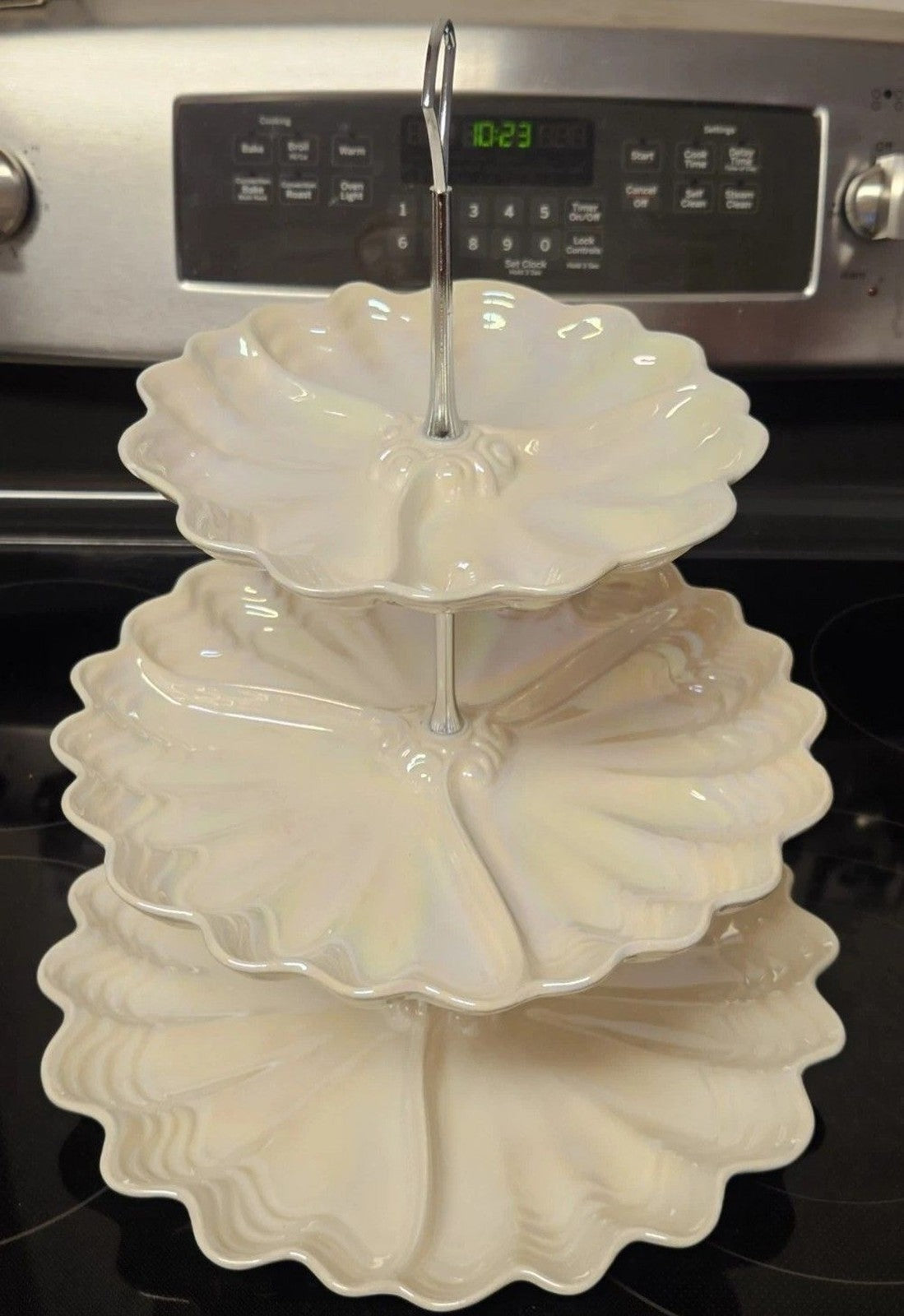 Vintage Maddux Of California Opalescent Cream & Silver 3 Tier Serving Tray READ