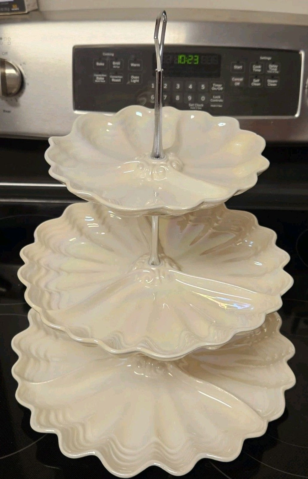 Vintage Maddux Of California Opalescent Cream & Silver 3 Tier Serving Tray READ
