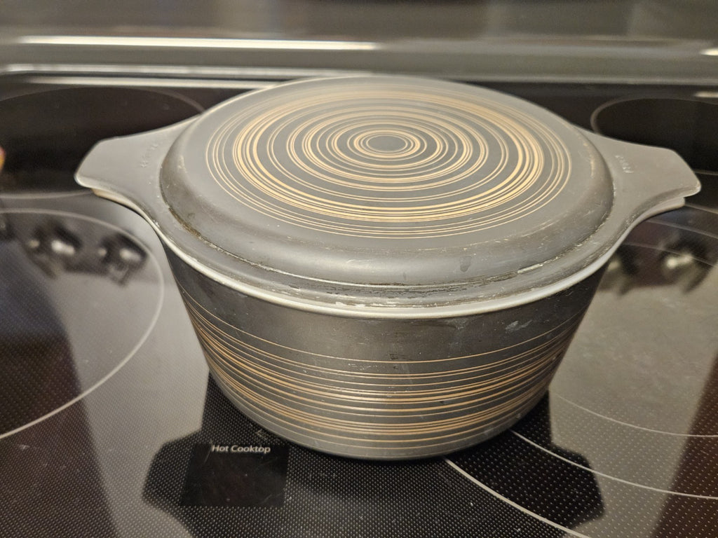 Vintage Pyrex Brown Terra Pattern 474-B 1 ½ QT Round Casserole Dish With Lid