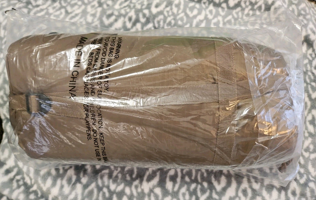 NIP USGI Military Style All Weather Poncho Liner Woobie Blanket in Coyote Brown