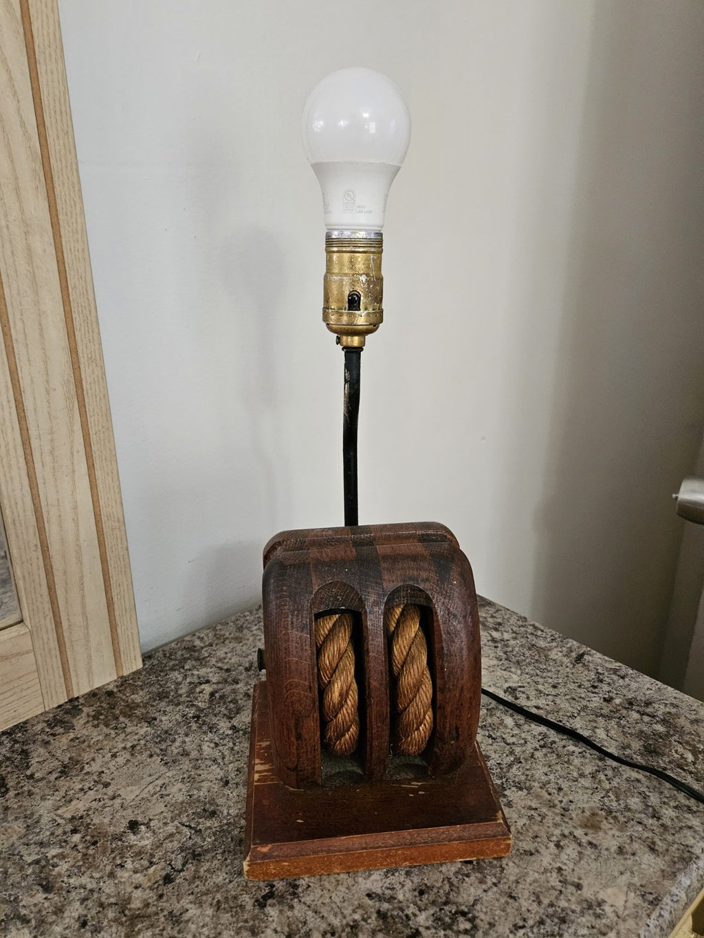 Vintage MCM Nautical Wooden Anchor Pulley Rope Table Lamp - Works!