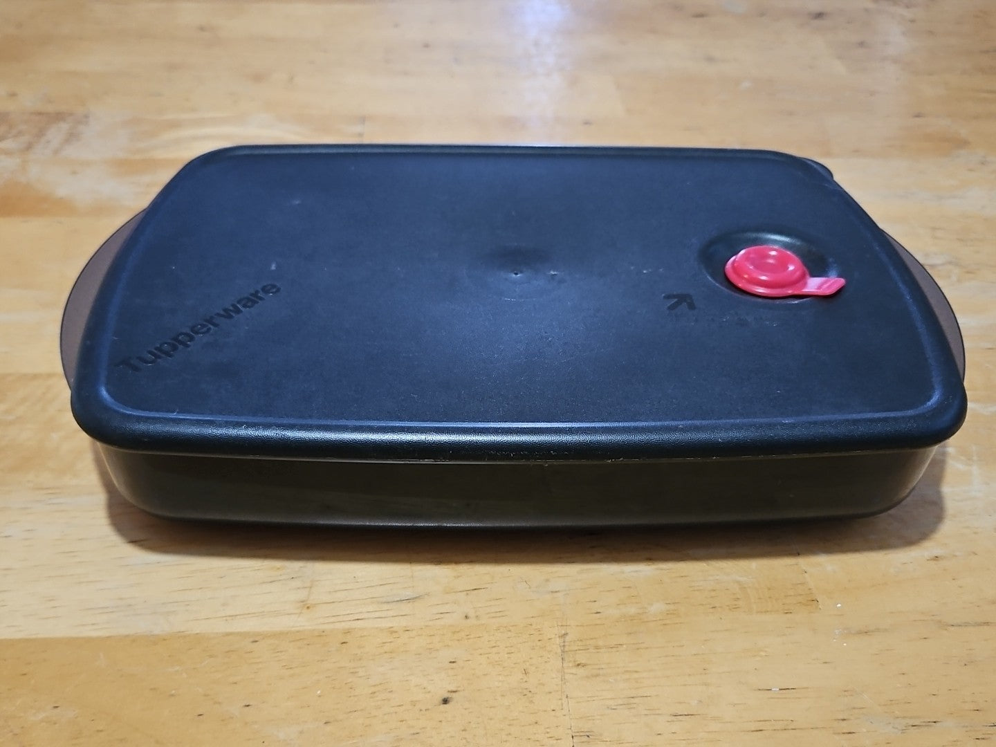Tupperware Rock N Serve 3 Section Vent Microwave Black 3990A & Lid 3382A EUC