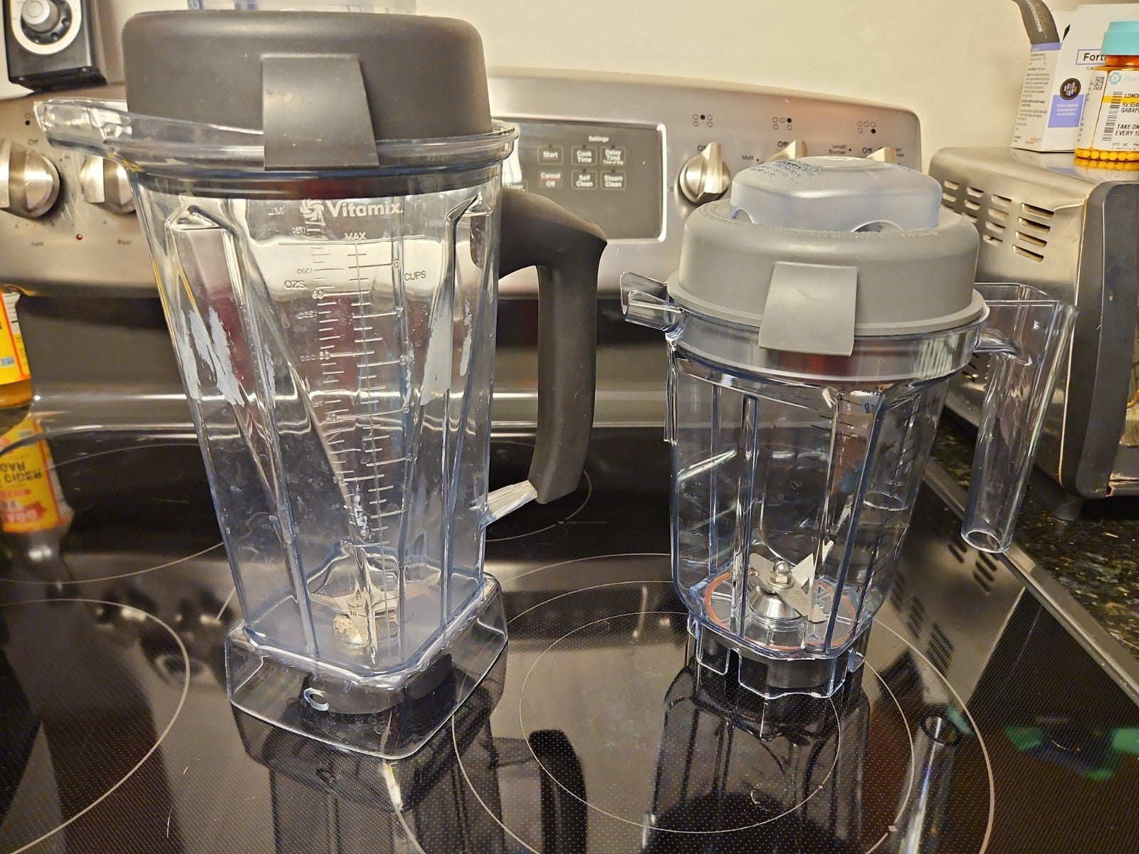 Vitamix 6300 Model VM0102B W/ 64oz & 32oz Pitchers & Lids No Tamper - Works!