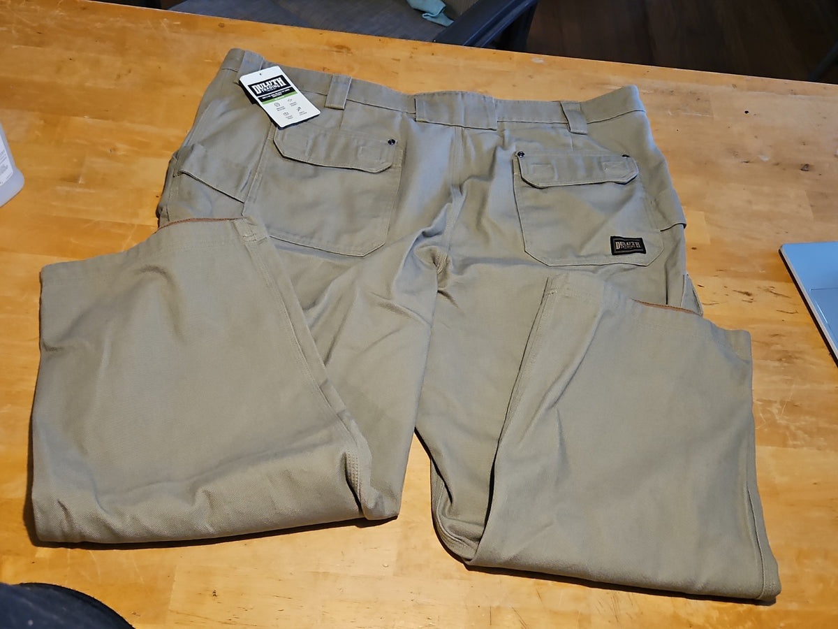 NWT Duluth Trading Co Mens Fire Hose Relaxed Fit Cargo Work Pants 46×30 Khaki