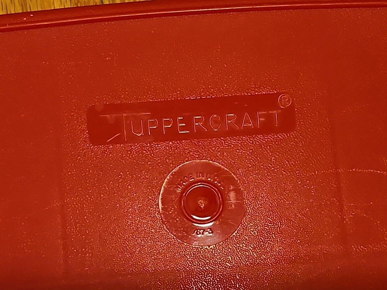 Tupperware Tuppercraft Stow N Go Red Divided Container &  Lid - No Insert 767-3