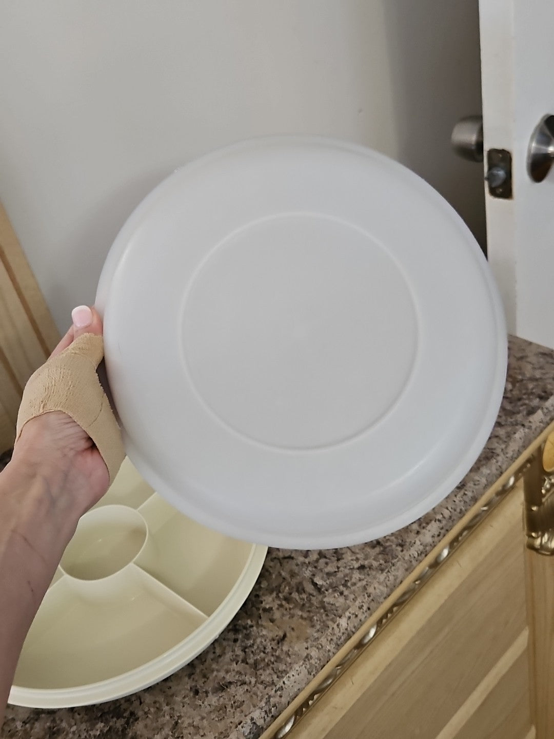 Tupperware Serve-It-All Divided Veggie Tray Snack Relish Tray #1708 w/ Lid #1709